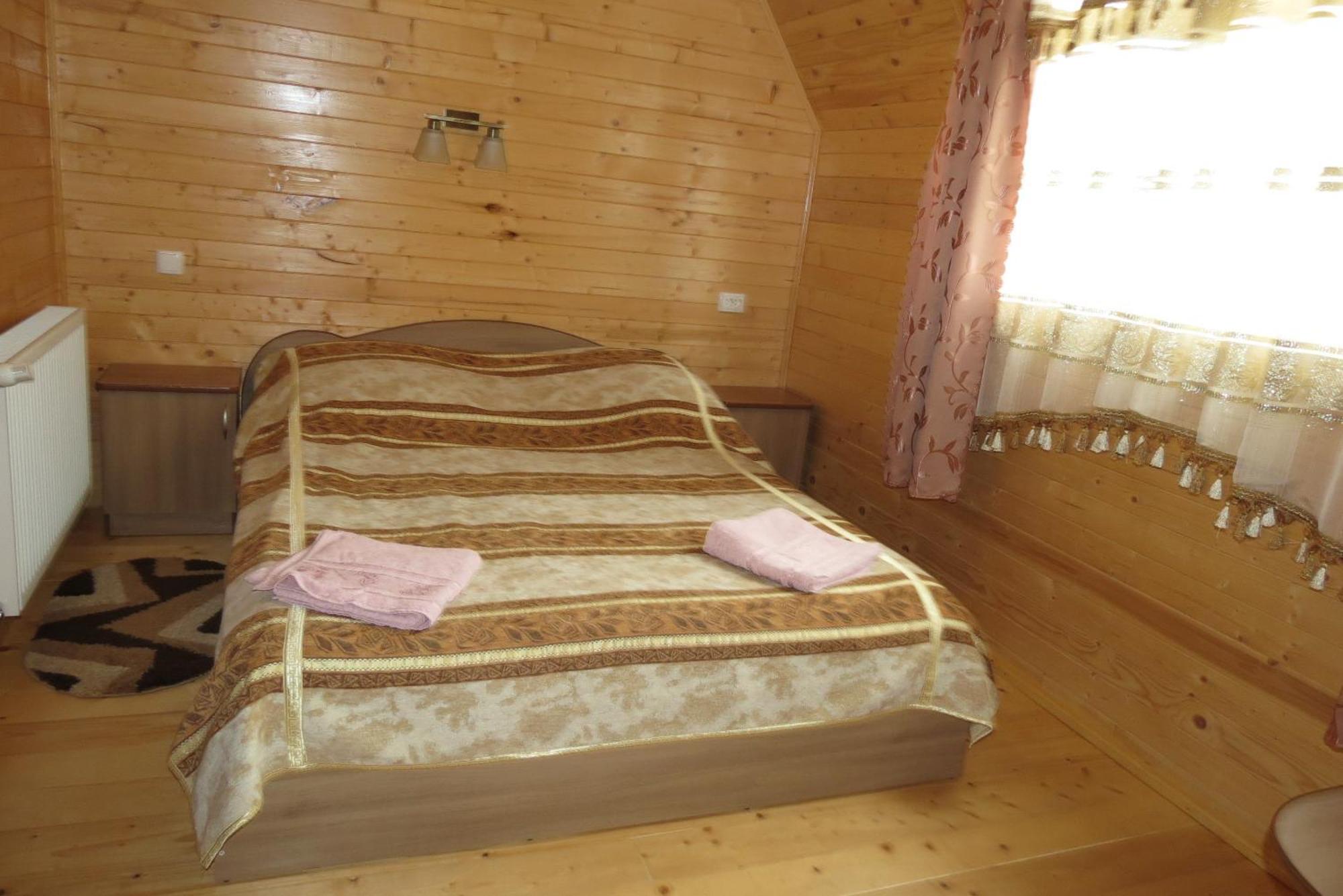 Bilyy Kamin Guest House Tatariv Ruang foto