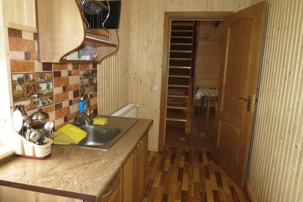 Bilyy Kamin Guest House Tatariv Ruang foto